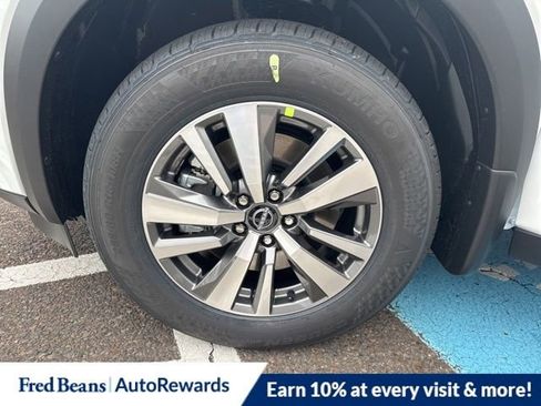 New 2025 Nissan Pathfinder SL w/ Lighting Package (N92) image 11