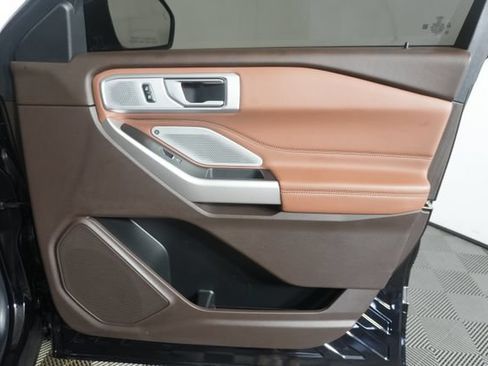 Used 2023 Ford Explorer King Ranch w/ Technology Package AWD/4WD image 35