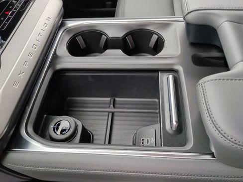 New 2027 Ford Expedition Active RWD image 30