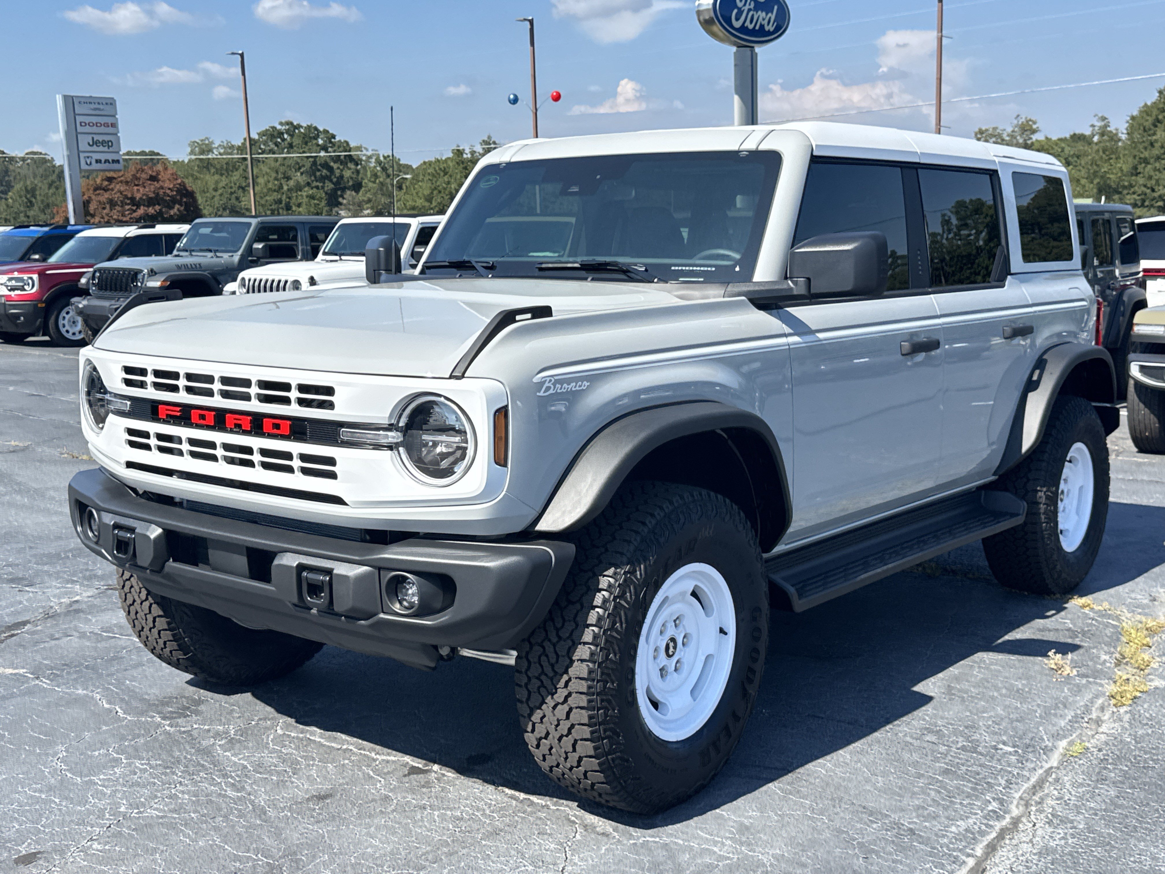 New 2026 Ford Bronco Heritage Edition AWD/4WD image 2
