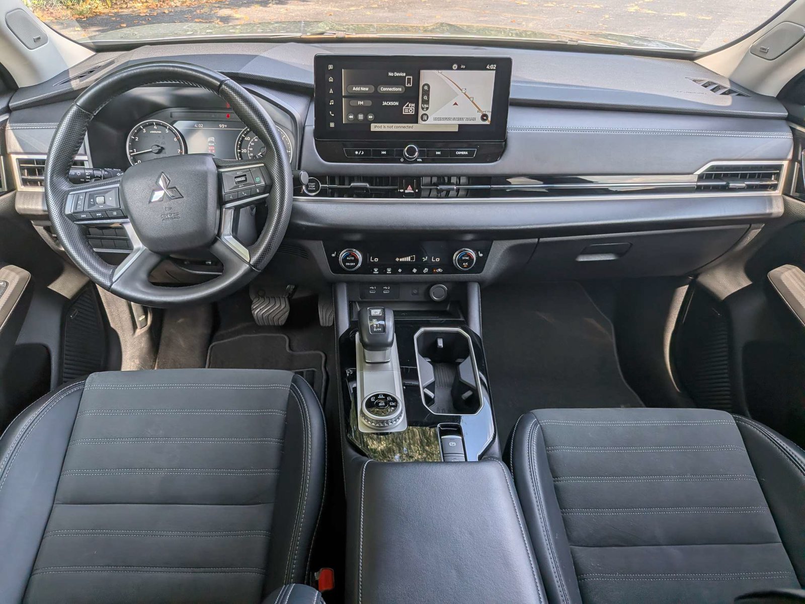 Used 2025 Mitsubishi Outlander SE FWD image 14
