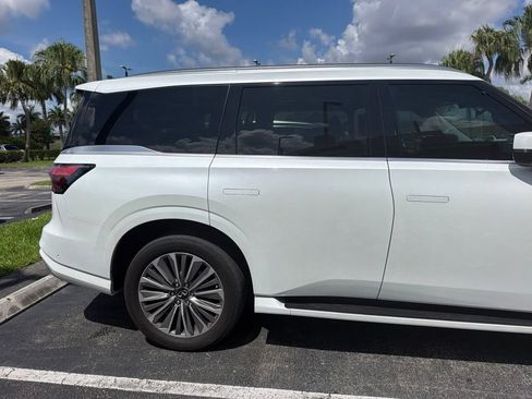 Used 2025 INFINITI QX80 Luxe RWD image 8
