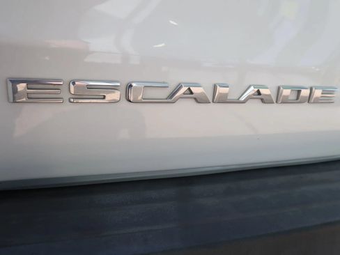 Used 2017 Cadillac Escalade Platinum AWD/4WD image 53