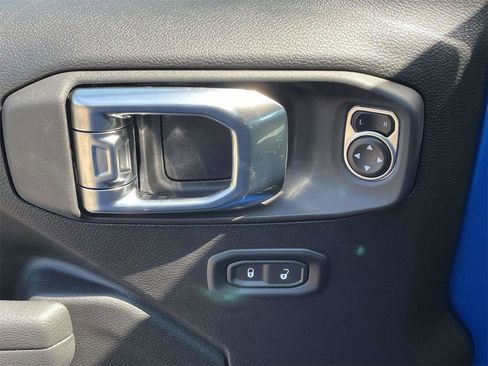 New 2025 Jeep Gladiator Sport image 29