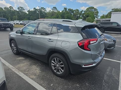 Used 2024 GMC Terrain SLT FWD image 6