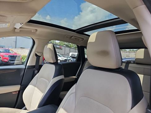 Used 2020 Ford Escape Titanium AWD/4WD image 15