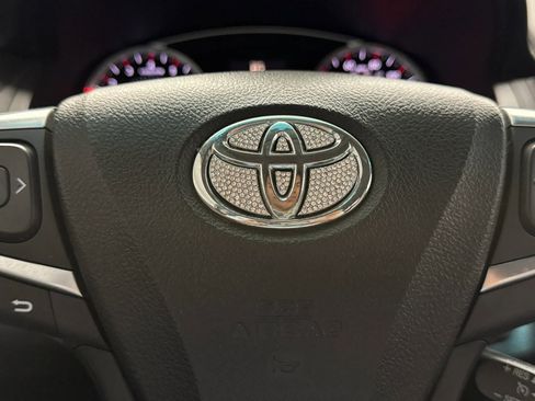 Used 2017 Toyota Camry SE FWD image 23