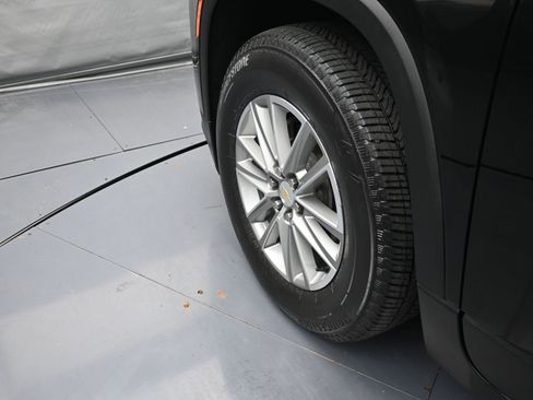 Certified 2023 Chevrolet Traverse LT AWD/4WD image 37