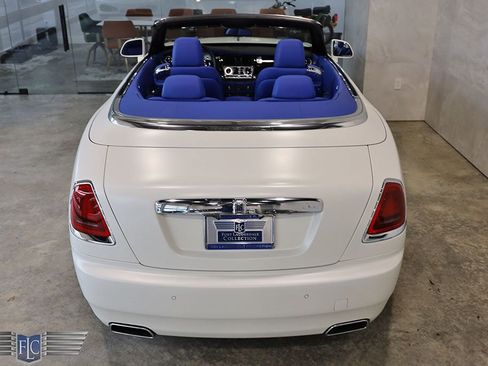Used 2020 Rolls-Royce Dawn image 14