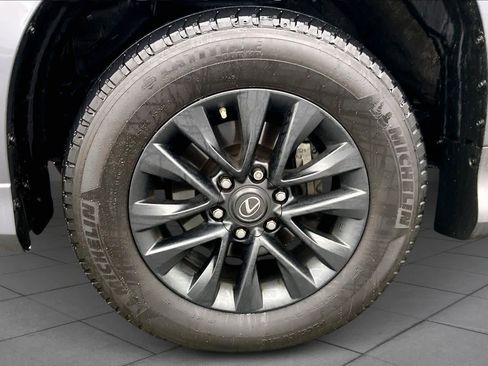 Used 2022 Lexus GX 460 Premium w/ Premium Package image 10