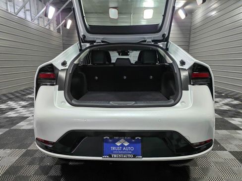 Used 2024 Toyota Prius XLE image 9