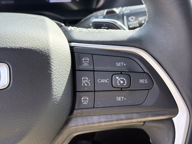 Used 2022 Jeep Grand Cherokee Limited AWD/4WD image 15