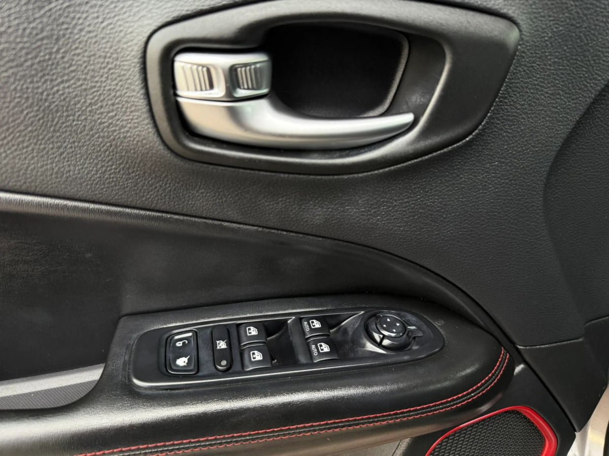 Used 2019 Jeep Compass Trailhawk w/ Leather Interior Group AWD/4WD image 36