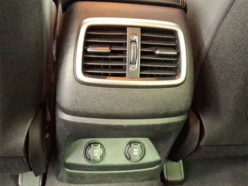 Used 2019 Kia Sorento LX image 15