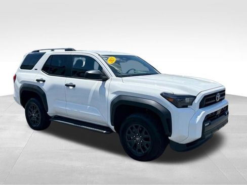 Used 2025 Toyota 4Runner SR5 AWD/4WD image 9