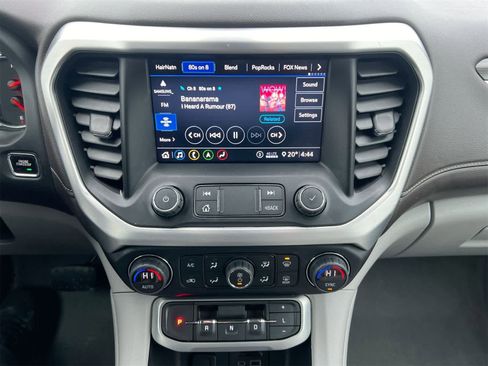 Used 2020 GMC Acadia SLT w/ Driver Alert Package II image 27