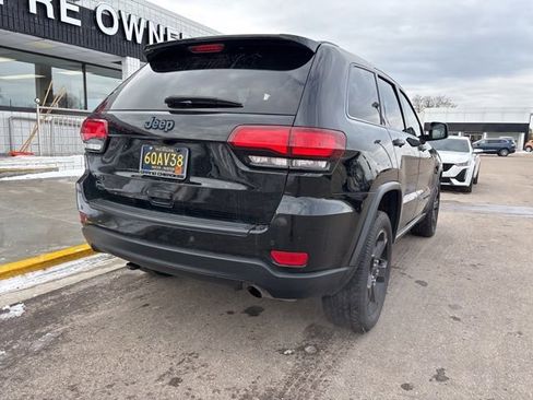 Used 2018 Jeep Grand Cherokee Laredo image 6