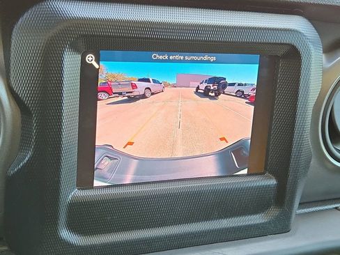 Used 2023 Jeep Gladiator Sport image 22