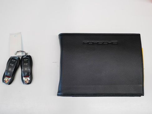 Used 2021 Porsche 718 Cayman GT4 image 37