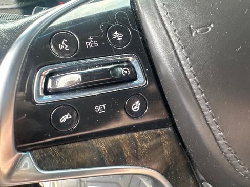 Used 2016 Cadillac Escalade Platinum AWD/4WD image 26