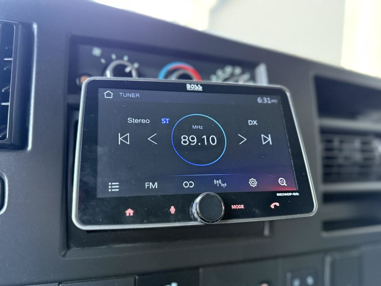 Used 2019 Chevrolet Express 3500 LT w/ LT Preferred Equipment Group RWD image 18