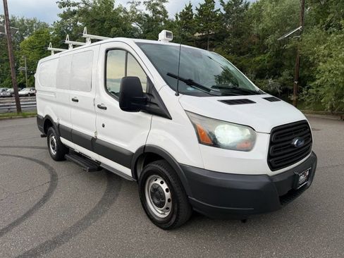 Used 2015 Ford Transit 250 130 Low Roof RWD image 9