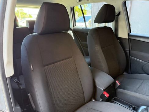 Used 2017 Volkswagen Tiguan Limited w/ Premium Package FWD image 21