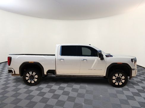 Used 2024 GMC Sierra 2500 Denali w/ Denali Reserve Package AWD/4WD image 5