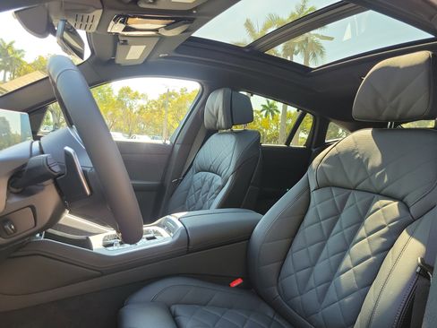 New 2026 BMW X6 xDrive40i w/ Executive Package image 24
