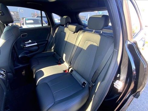 Used 2025 Mercedes-Benz GLA 250 4MATIC image 17