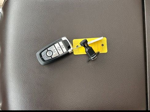 Used 2019 Ford F150 Lariat image 33