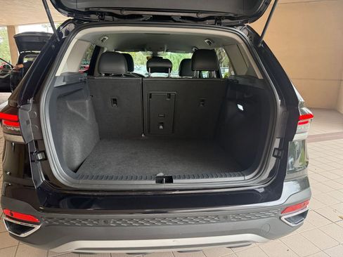 Used 2025 Volkswagen Taos SE image 24