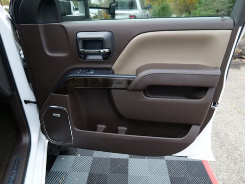 Used 2016 GMC Sierra 2500 Denali w/ Duramax Plus Package image 33