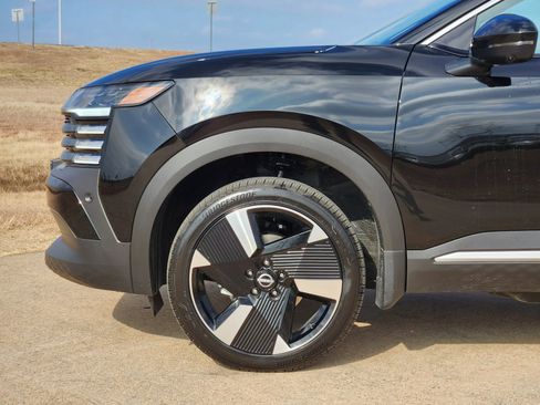 New 2026 Nissan Kicks SR image 10