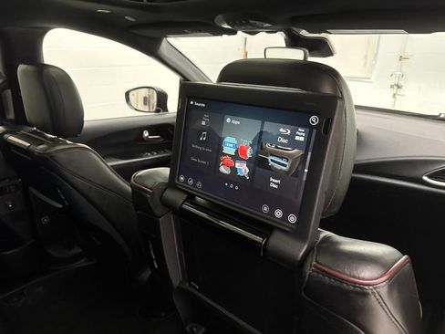 Used 2020 Chrysler Pacifica Limited FWD image 63