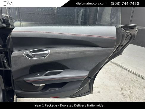 Used 2022 Audi RS e-tron GT w/ Year 1 Package image 27