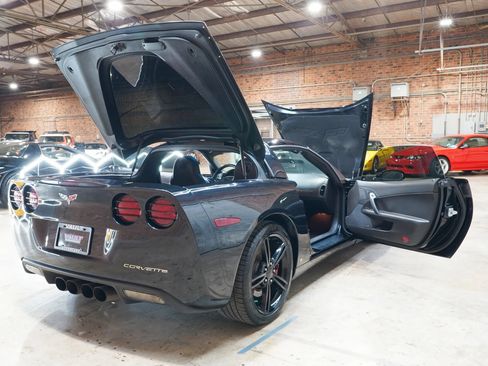 Used 2007 Chevrolet Corvette Coupe w/ Preferred Equipment Group RWD image 29