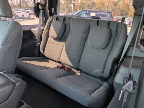 Used 2025 Jeep Wrangler Sport image 13