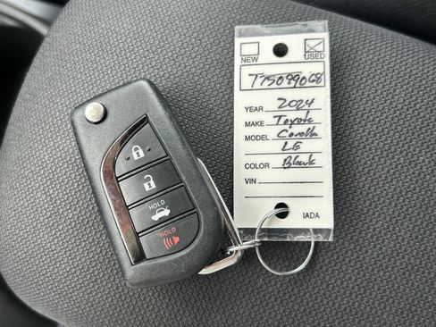 Used 2024 Toyota Corolla LE FWD image 34