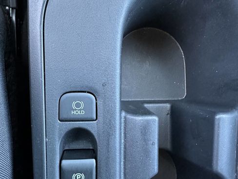 Used 2025 Toyota Corolla LE image 31