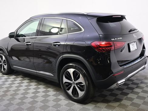 Used 2025 Mercedes-Benz GLA 250 4MATIC image 3