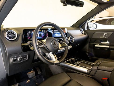 Used 2025 Mercedes-Benz GLA 250 image 16