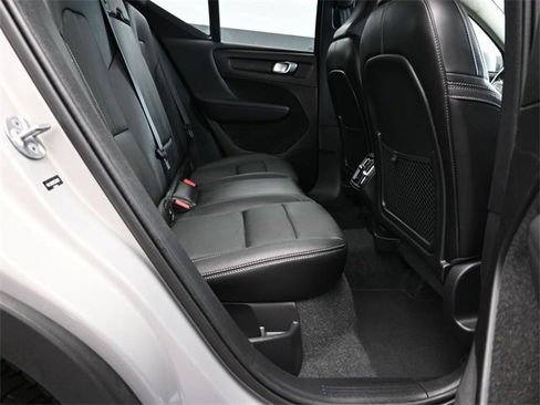 Used 2024 Volvo XC40 B5 Plus image 36
