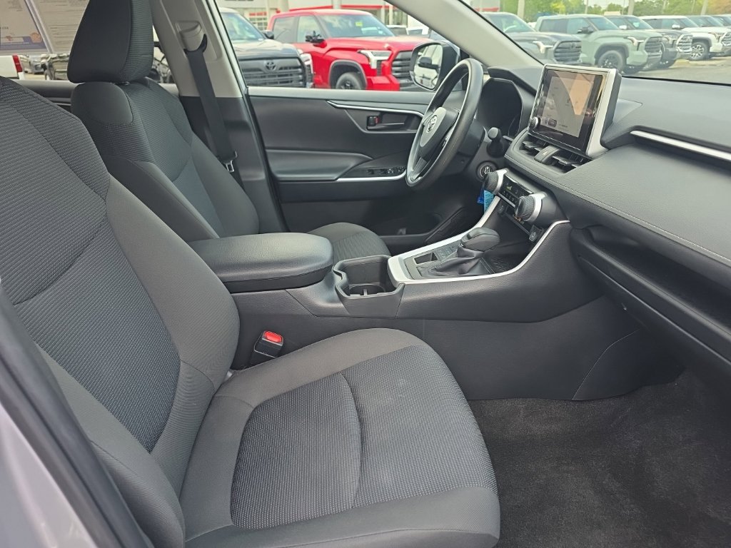 Certified 2024 Toyota RAV4 LE AWD/4WD image 9