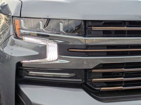 Used 2021 Chevrolet Silverado 1500 High Country w/ Technology Package image 10