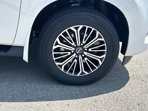 New 2026 Nissan Armada SL w/ Captain's Chari Seat Package AWD/4WD image 9