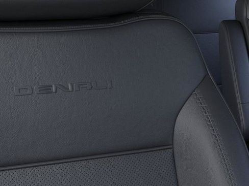 New 2026 GMC Yukon Denali w/ Denali Reserve Package AWD/4WD image 21