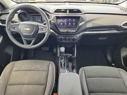 Used 2021 Chevrolet TrailBlazer LT w/ Convenience Package FWD image 12