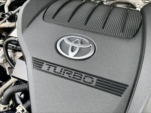 Used 2023 Toyota Highlander L image 31