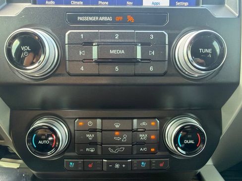 Used 2019 Ford F150 Lariat w/ Equipment Group 502A Luxury AWD/4WD image 42